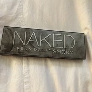 Urban decay naked smoky pallet